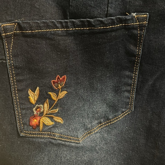 NWT Blue Savvy High Rise Boot Cut Soft & Stretchy Soft Blue Embroidery Jeans. - Picture 12 of 12